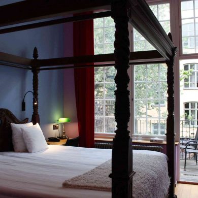 Hellstens Glashus bedroom